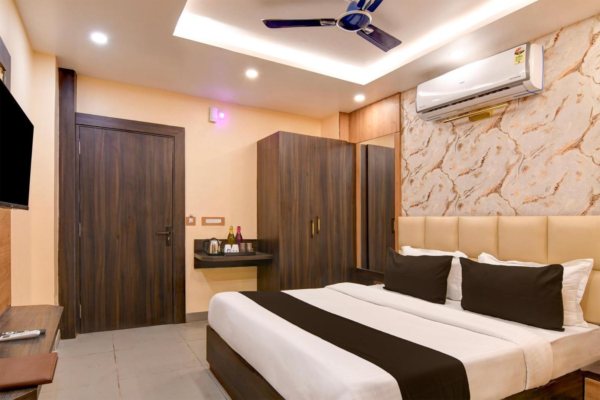 Super Townhouse Oak Bulbuli Neer Hotel Kolkata Exterior photo